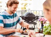 Газовый гриль Weber Q 1200 Black Line на подставке